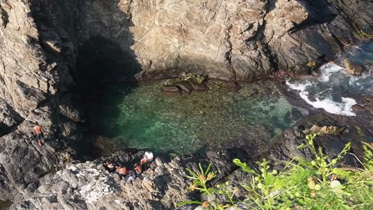 La Poza Azul vista desde las rocas